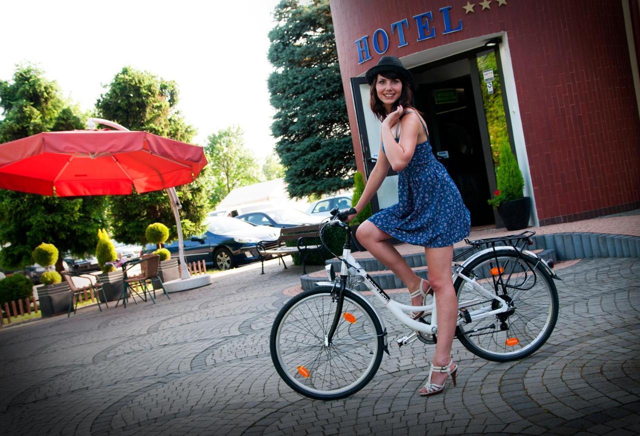 Hotel Marko Przemyśl Esterno foto