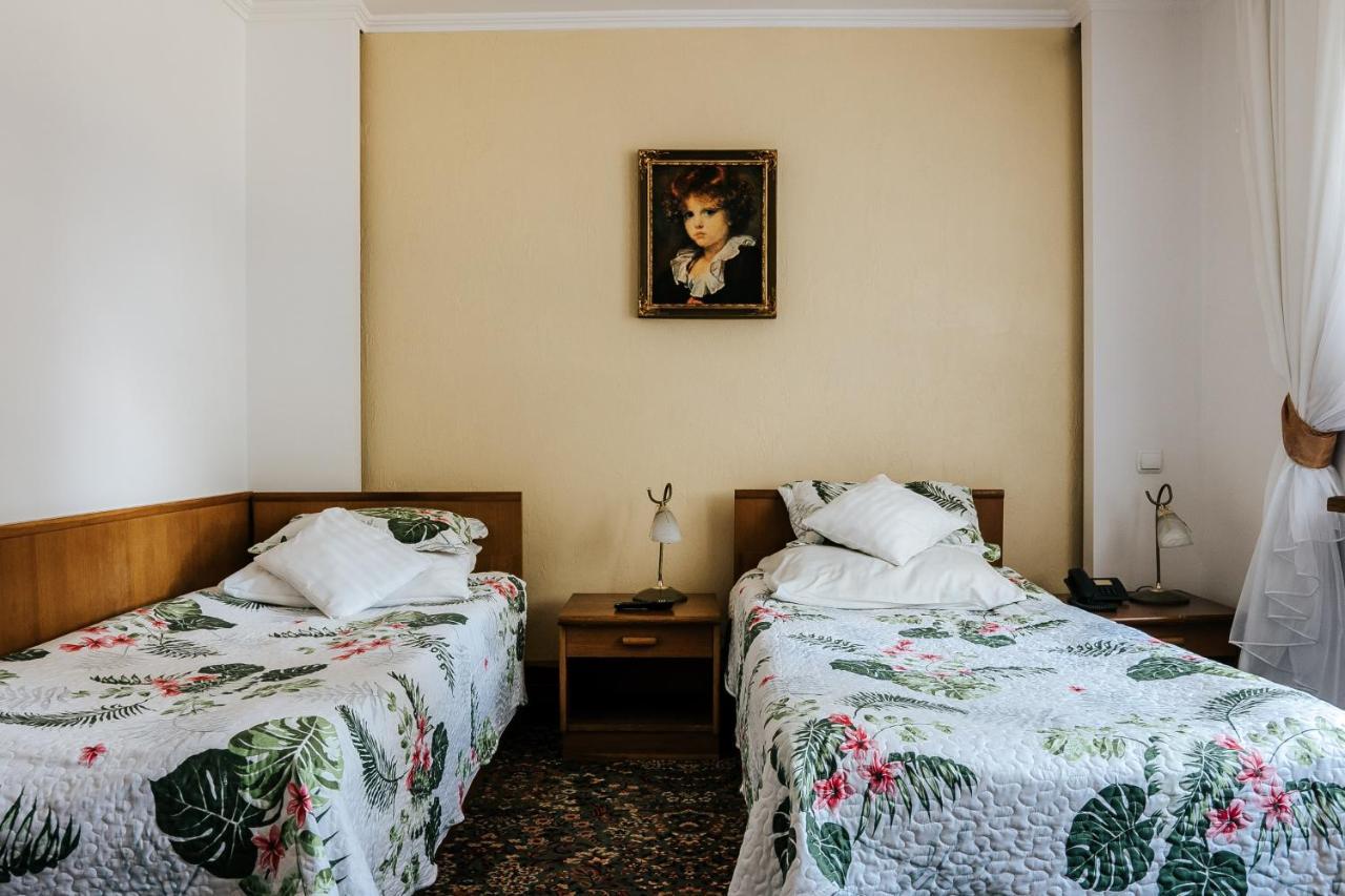 Hotel Marko Przemyśl Esterno foto