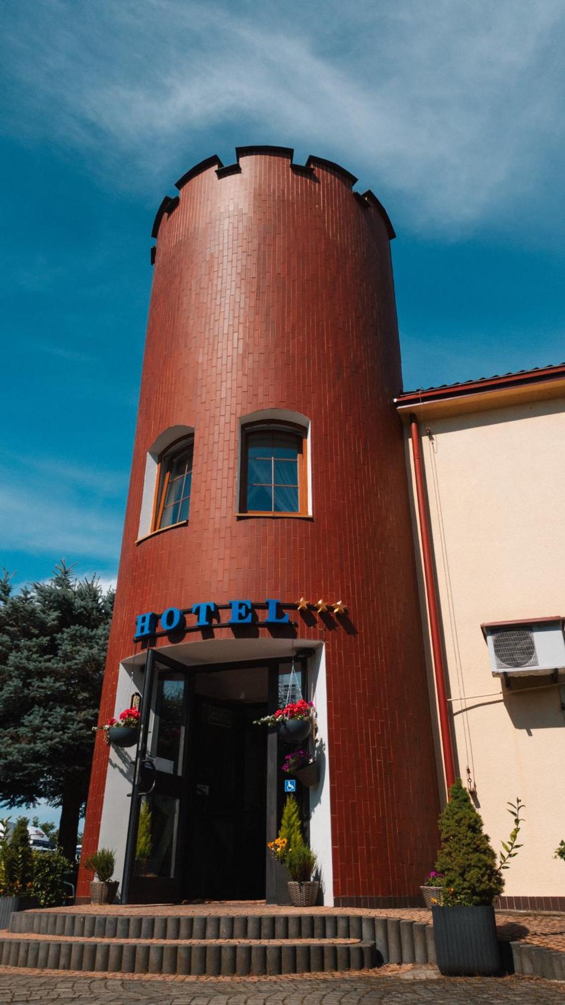 Hotel Marko Przemyśl Esterno foto